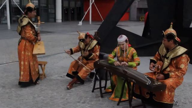 Throat Singers at the Centre Pompidou смотреть онлайн