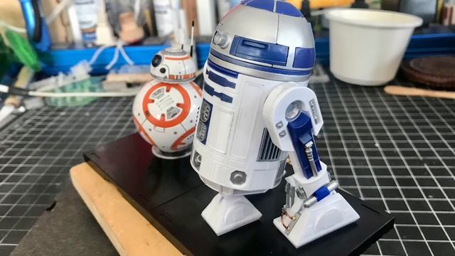 Bandai Bb8 and R2D2 for ISM SciFi Sig 2022 смотреть онлайн