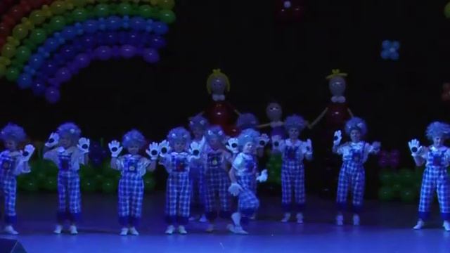 Танец "Веселые ёжики" смотреть онлайн