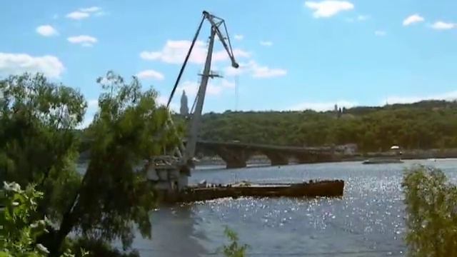 Из Днепра добывают песок.avi смотреть онлайн