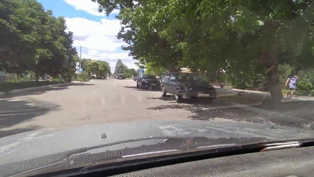 16 июня. Геническ. Центр Есть отдыхающие? смотреть онлайн