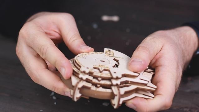 Действующий Счётчик из Дерева | Ugears смотреть онлайн