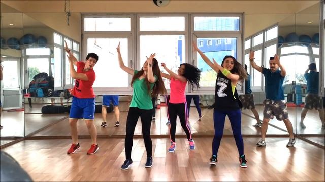 Zumba® Zeynep Molder * Ricky Martin - Adios смотреть онлайн