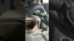 Замена датчика коленвала Skoda Octavia a5 1.4 BUD