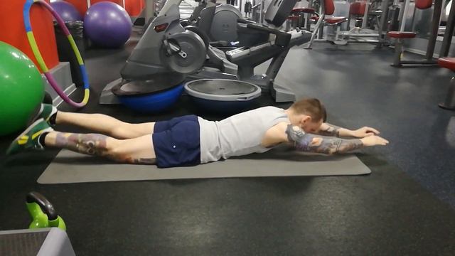 Задание на вылет 1. Упражнение Лодочка со сгибанием ног. смотреть онлайн