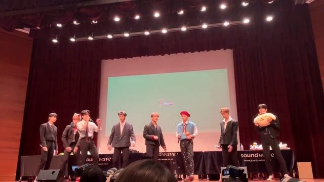 Stray kids singing Christmas EveL [Fansign Event | 211204] READ DESCRIPTION смотреть онлайн