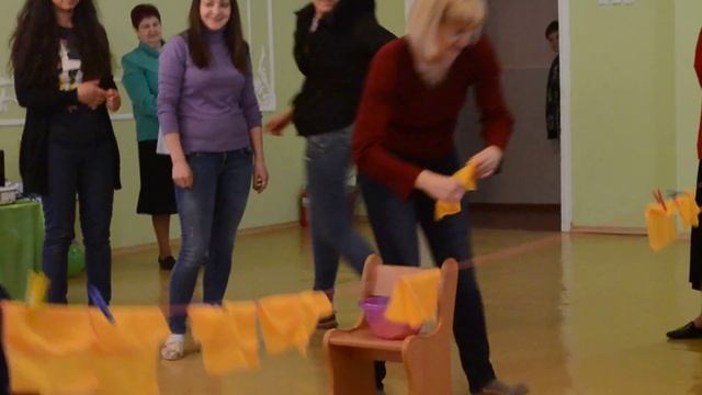 Игра с мамами на утреннике 8 Марта, старшая  группа