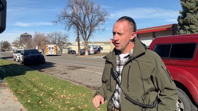 Lt. Matt Lennick updates progress of South Side standoff following homicide смотреть онлайн