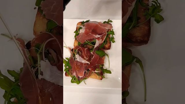 Buratta and Prosciutto Recipe! смотреть онлайн