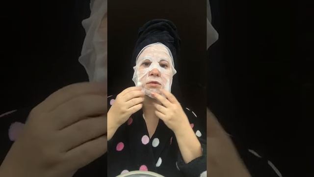 Holika Holika Makgeolli Brightening Mask Sheet. смотреть онлайн