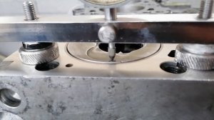 Индикаторный мостик для измерения выступания поршня. Видеоинструкция.