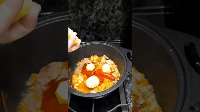 Томатный(красный)суп со свининой?? смотреть онлайн