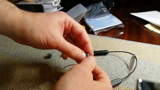 Sony WI-C300 unboxing смотреть онлайн