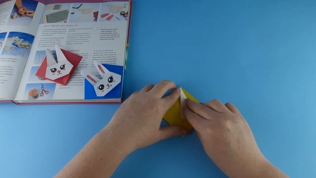 Закладка для книги своими руками / Как сделать закладку для книги из бумаги / Оригами закладка смотреть онлайн