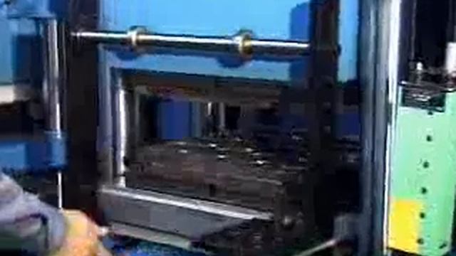 Работа вакуумной автоматической формовочной машины смотреть онлайн