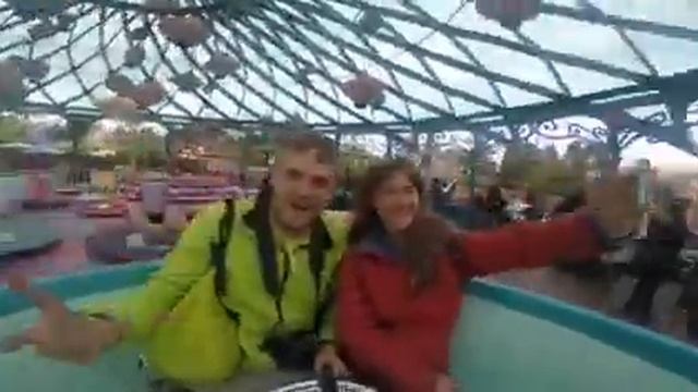 Кружит Земля, как в детстве карусель... смотреть онлайн