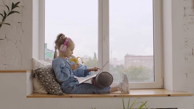 ELARI FixiTone Детские складные наушники смотреть онлайн