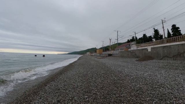 Пляж "Морская звезда" и "Бирюза", Зонт есть, а солнца нет! Лазаревское 10.05.23?ЛАЗАРЕВСКОЕ СЕГОДНЯ смотреть онлайн