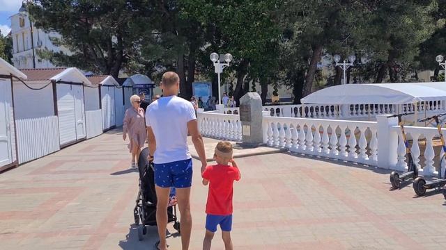 Геленджик 11 июня 2021 Набережная Пляжи Цены на шезлонги смотреть онлайн