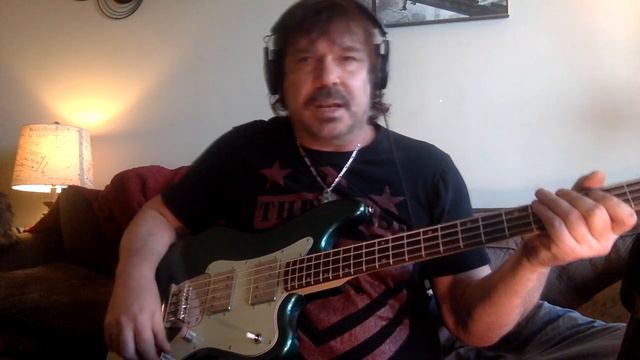 Fender Paranormal Rascal Bass - A Retrospective Review смотреть онлайн