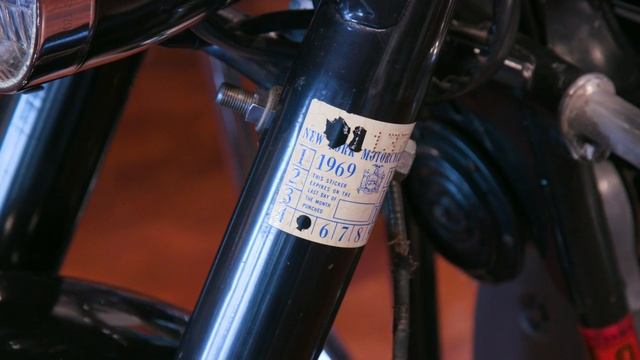 Celebrating 100 Years of Moto Guzzi: V750 Ambassador смотреть онлайн