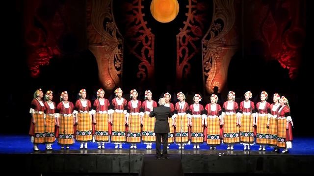 НФА "Филип Кутев", "Фолклорни класици" - "Кираджийче" смотреть онлайн