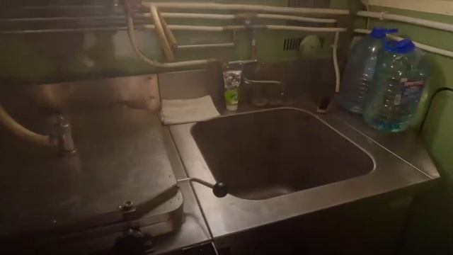 Кулинария в полевых условиях повар мотострелкового батальона показал работу своей полевой кухни