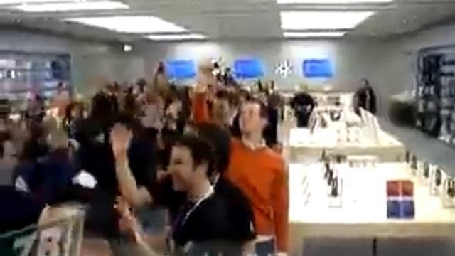 Apple Store ROMAEST In Rome Italy Grand Opening
