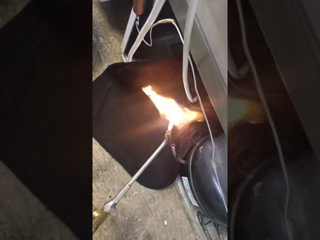 НОВИНКА! Антипригарный коврик в действии. Негорючий материал #ремонт #подпишись