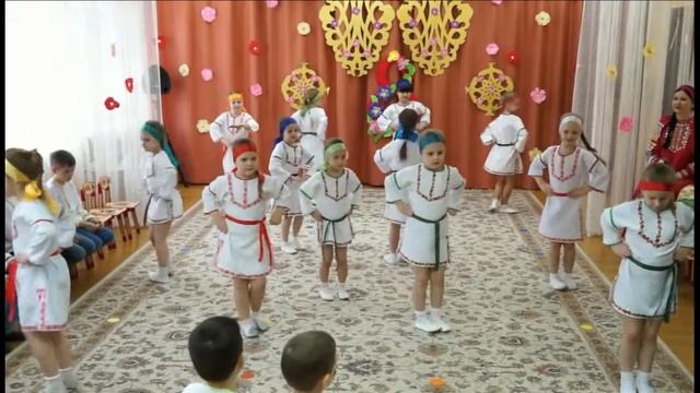 Русский танец "Варенька" смотреть онлайн