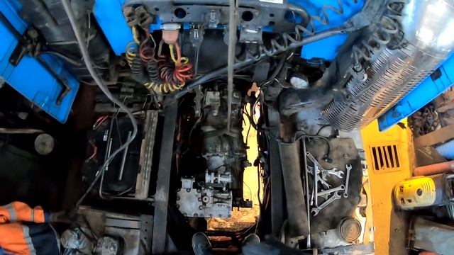 Ремонт Volvo FH 16 1000lc. Синяя молния. Разбор КПП. Ретардер. 1ч. смотреть онлайн