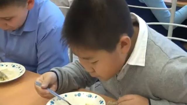 Общество чистых тарелок в Балканской школе смотреть онлайн