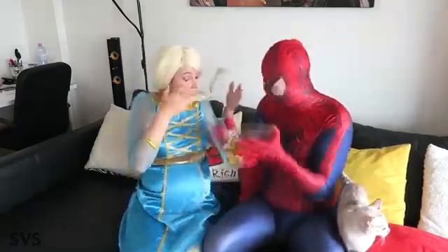 Spiderman & Frozen Elsa vs JOKER POO AND FART PRANK Toilet Battle - Superhero Fun in Real Life смотреть онлайн