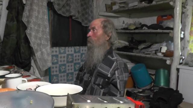 За столом. Ждём патриарха Кирилла в Потеряевку. смотреть онлайн