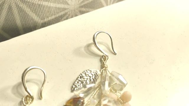 Мерцающие плетеные серьги из проволоки и бусин своими руками | украшения ручной работы смотреть онлайн