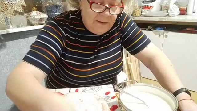 Давайте делать ТОРТИК с БАНАНЧИКОМ вместе, а утром КОФЕЁК С ТОРТИКОМ!))??КРАСИВО ЖИТЬ НЕ ЗАПРЕТИШЬ! смотреть онлайн