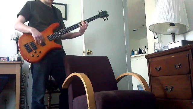 Yes Long Distance Runaround bass cover смотреть онлайн