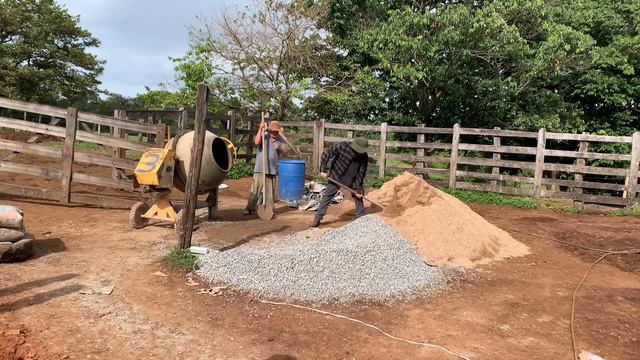 INVESTIMOS R$3.420,00 PARA CONCRETAR NOSSO CURRAL смотреть онлайн