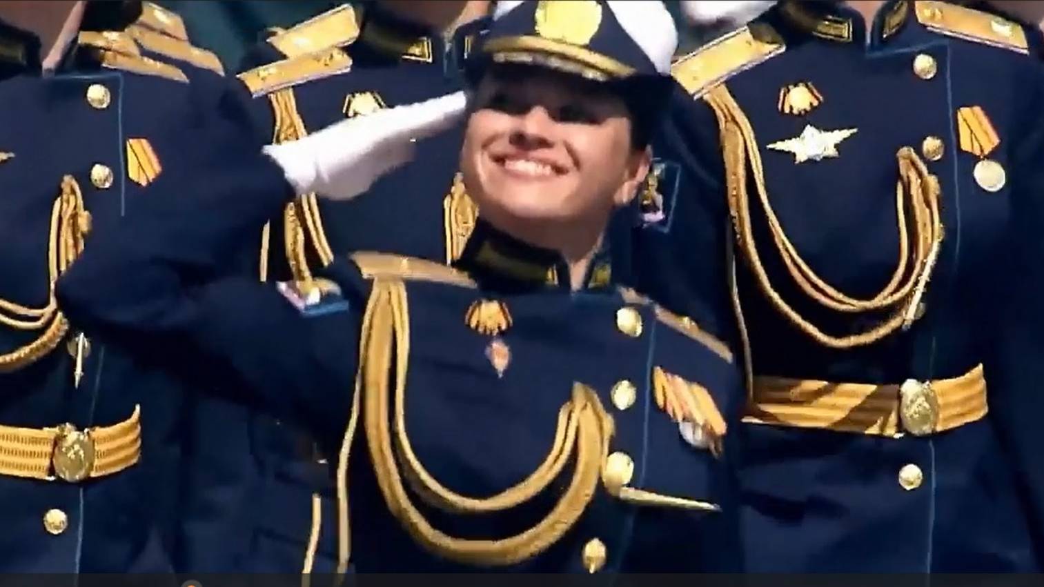 ДЕВУШКИ НА ВОЕННОМ ПАРАДЕ - "РОССИЯ -Я РУССКИЙ" - Олег Ершов смотреть онлайн