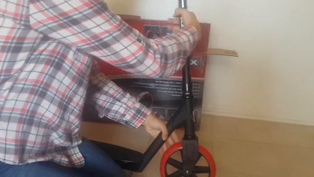 Razor Carbon Lux Scooter смотреть онлайн