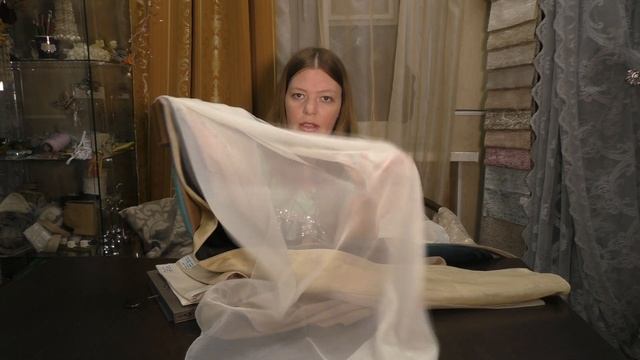 #582. Спокойные шторы для спальни с активными цветочными обоями смотреть онлайн