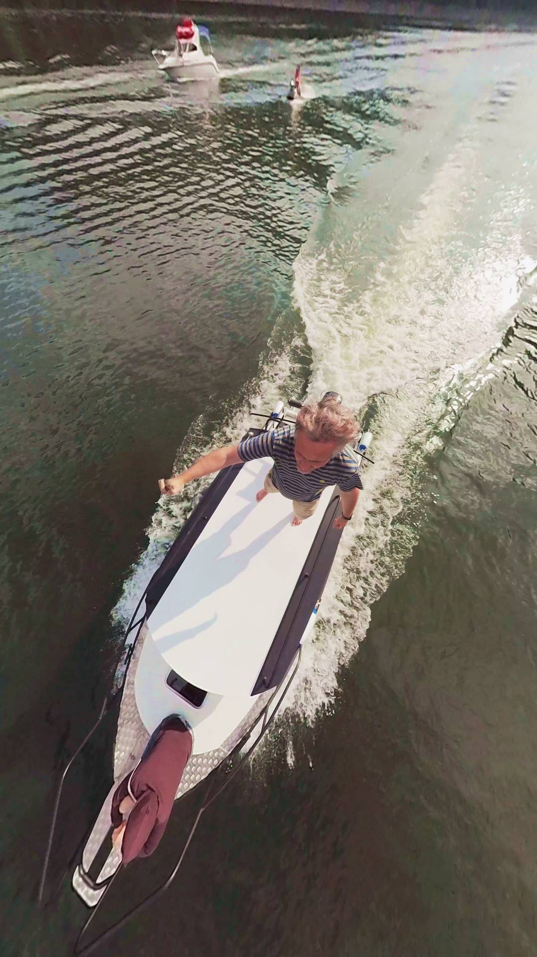 Нас не догонят. Гонки на воде смотреть онлайн