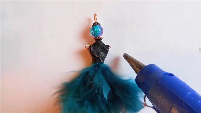 Челлендж ЖЕНСКИЙ ОБРАЗ В УКРАШЕНИИ Куколка подвеска из проволоки