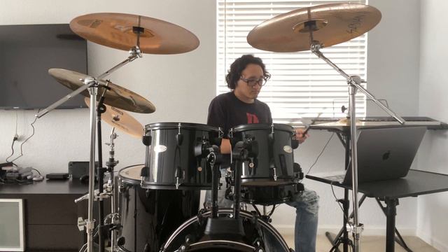 Deep Purple Smoke On The Water - Drum Cover смотреть онлайн