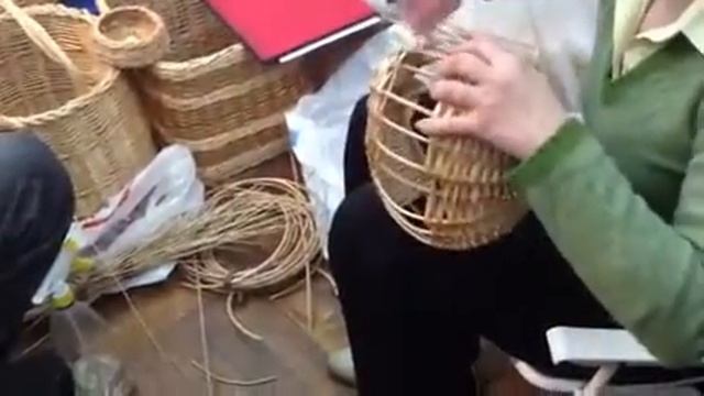 как плетут корзинки из лозы смотреть онлайн