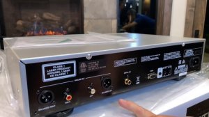 Rotel RCD-1572 Unboxing The CD player for 2020