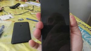 Redmi 5 plus 64gb не включается. На этом мои полномочия все