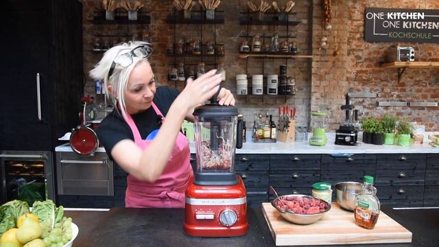 Veganes Erdbeereis mit KitchenAid Artisan Power Plus Mixer | by One Kitchen смотреть онлайн