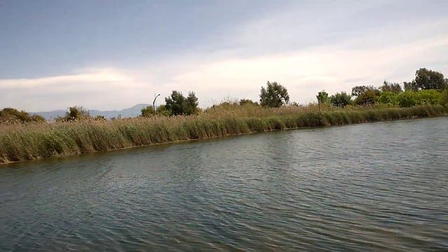 прогулка по набережной озера Титреенгель в Турции walk along the Lake Titreyengel in Turkey смотреть онлайн