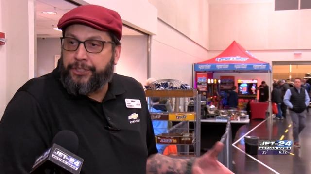 Camaros from different generations at the Erie Auto Show смотреть онлайн